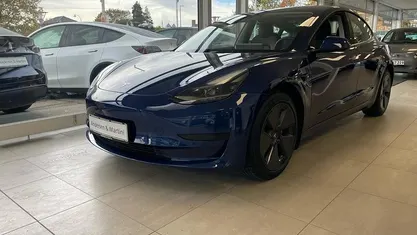 Blå Brugt 2021 Tesla Model 3 Standard Range Plus Sedan | 199.500 kr. (Fair pris)