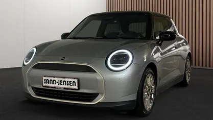 Brugt Mini Cooper Favoured 135 kW (184 HK) 2024 Sølvmetal Hatchback