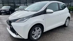 Hvid Brugt 2015 Toyota Aygo X-wave Hatchback | 64.850 kr. (Fair pris)