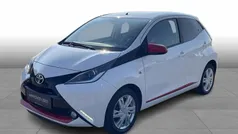 068 white Brugt 2016 Toyota Aygo x-press Hatchback | 69.900 kr. (Fair pris)