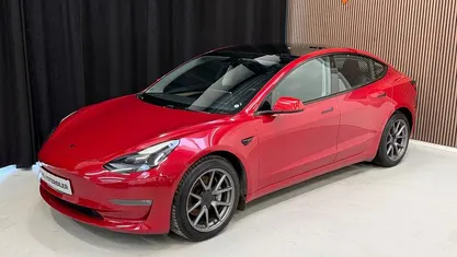 Brugt Tesla Model 3 Long Range AWD 366 kW (498 HK) 2021 Rødmetal Sedan