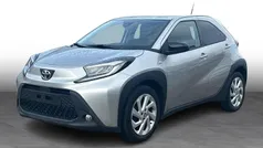 Shimmering silver Brugt 2022 Toyota Aygo Active Hatchback | 139.900 kr. (Fair pris)