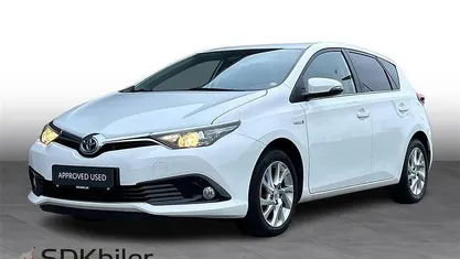 Hvid Brugt 2017 Toyota Auris Hybrid Comfort Hatchback | 129.900 kr. (Fair pris)