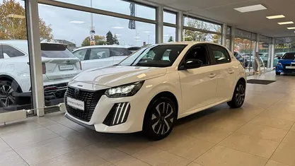 Hvid Brugt 2025 Peugeot e-208 Style Hatchback | 157.500 kr. (Fair pris)