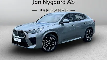 Gråmetal Ny 2025 BMW iX2 M Sport SUV | 349.900 kr. (Fair pris)