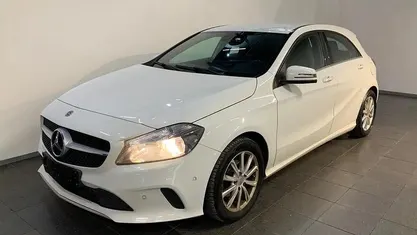 Hvid Brugt 2017 Mercedes A180 Hatchback | 79.900 kr. (Super pris)