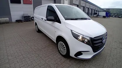 Farve: hvid Brugt 2025 Mercedes Vito Van | 274.900 kr. (Fair pris)