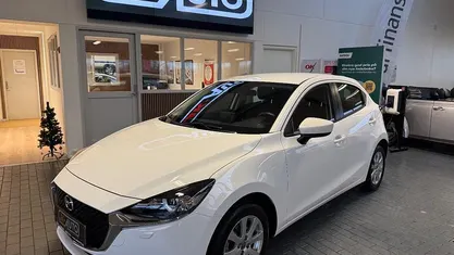 Hvid Brugt 2023 Mazda 2 Sky Hatchback | 144.800 kr. (Fair pris)