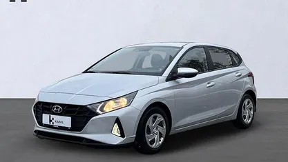 New sleek silver Brugt 2022 Hyundai i20 Essential Hatchback | 134.900 kr. (Fair pris)