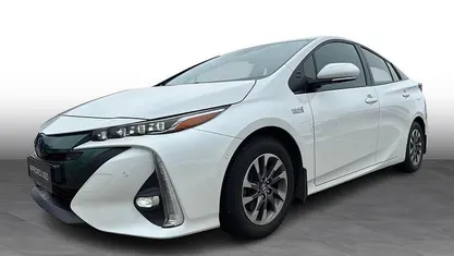 Brugt Toyota Prius H3 122 HK (89 kW) 2020 Pearl white Hatchback