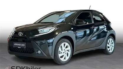Ny Toyota Aygo X Active 72 HK (52 kW) 2025 Night sky black SUV