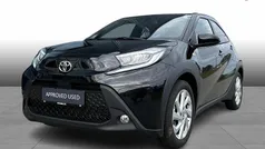 Night sky black Brugt 2025 Toyota Aygo Active Hatchback | 154.900 kr. (Fair pris)