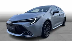 Sølvmetal / platinum Brugt 2024 Toyota Corolla Style Stationcar | 299.900 kr. (Fair pris)