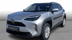 Shimmering silver Brugt 2023 Toyota Yaris Cross Comfort SUV | 234.900 kr. (Fair pris)