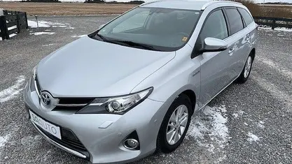 Brugt Toyota Auris Hybrid H2 136 HK (100 kW) 2014 Sølvmetal Stationcar