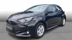 Night sky black Brugt 2022 Toyota Yaris Hybrid Active Hatchback | 199.900 kr. (Fair pris)