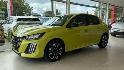 Limegroen Brugt 2023 Peugeot e-208 Style Hatchback | 139.800 kr. (Fair pris)