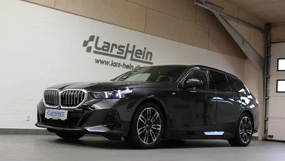 Brugt BMW i5 M Sport 250 kW (340 HK) 2025 Koksmetal Stationcar