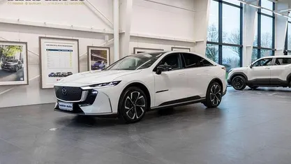 Brugt 2025 Mazda 6e Takumi-Line Hatchback | 299.000 kr. (Fair pris)