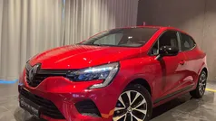 Mørkrød Brugt 2023 Renault Clio V Equilibre Hatchback | 156.800 kr. (Fair pris)