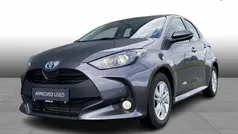 Koksgrå Brugt 2023 Toyota Yaris Hybrid Active Hatchback | 209.900 kr. (Fair pris)