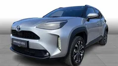 Shimmering silver Brugt 2023 Toyota Yaris Cross Style SUV | 249.900 kr. (Fair pris)