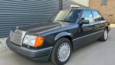 Sortmetal Brugt 1989 Mercedes E300 Sedan | 189.900 kr.