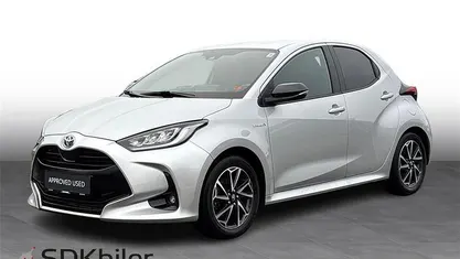 Brugt Toyota Yaris Hybrid H3 Style 116 HK (85 kW) 2020 1f7 ultra silver Hatchback