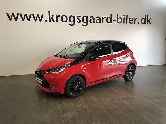 Brugt Toyota Aygo X-cite 72 HK (52 kW) 2017 Rød/sort Hatchback