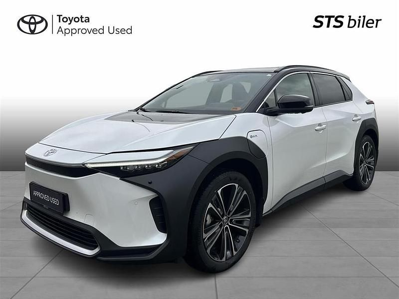 2vp platinum pearl white/astra Brugt 2025 Toyota bZ4X Executive SUV | 309.900 kr. (Fair pris) - Billede 1/3