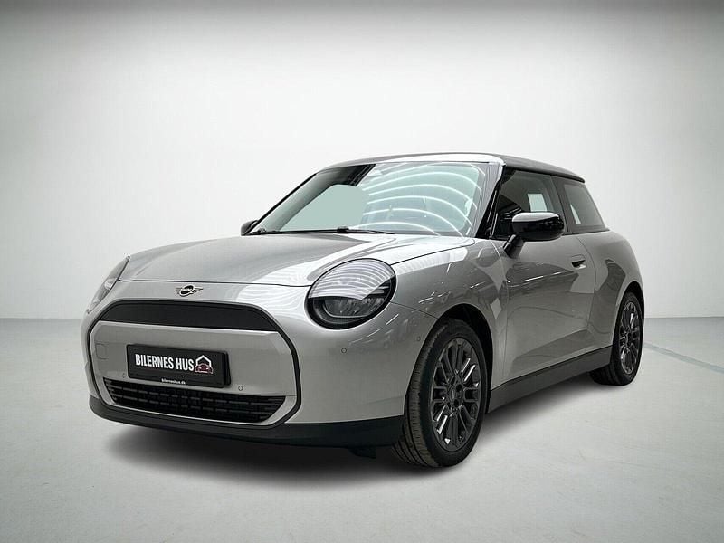 Grå Brugt 2024 Mini Cooper Essential Hatchback | 194.900 kr. (God pris) - Billede 1/4