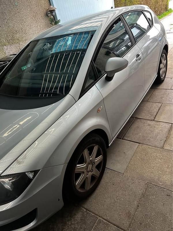 Brugt Seat Leon 105 HK (77 kW) 2010 Hatchback