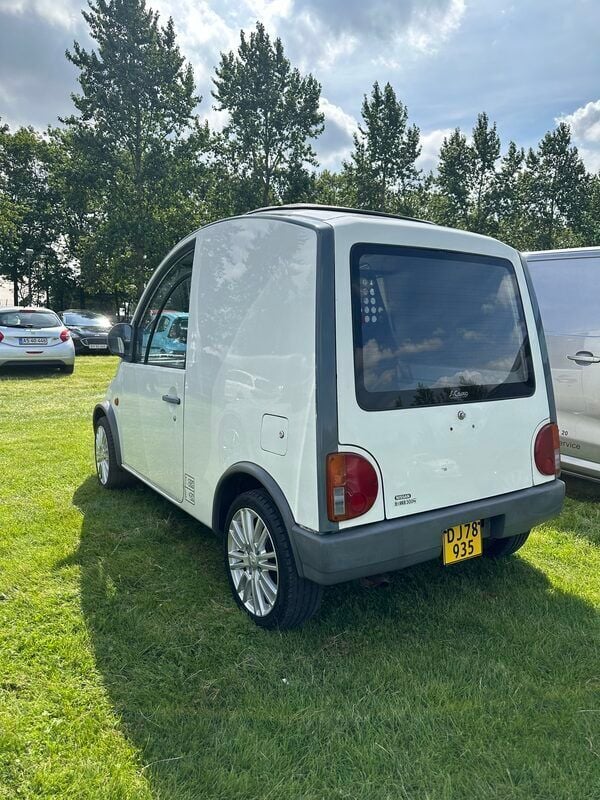 Brugt Nissan Cargo S 90 HK (66 kW) 1990 Hvid