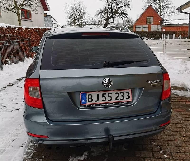 Brugt Skoda Superb Elegance 105 HK (77 kW) 2012 Grå Stationcar