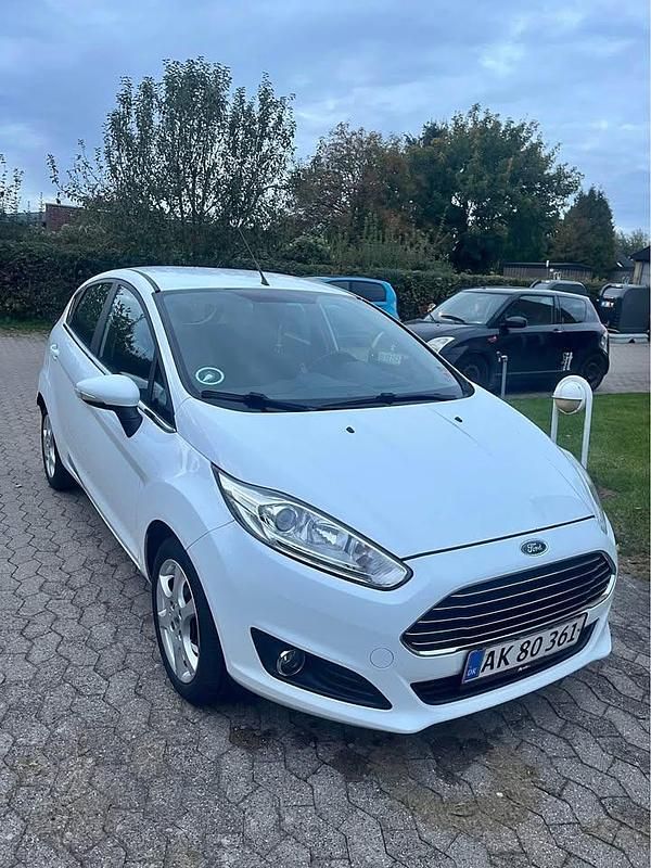 Hvid Brugt 2014 Ford Fiesta Hatchback | 38.500 kr. (God pris) - Billede 1/4