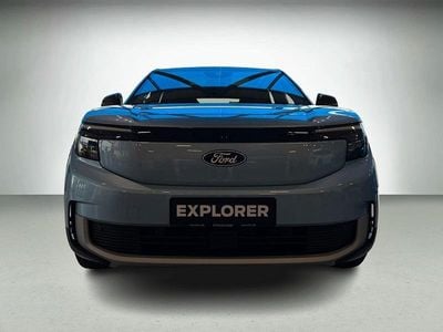 Lysblåmetal Ny 2025 Ford Explorer Extended Range SUV | 379.853 kr.