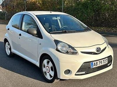 Hvid Brugt 2012 Toyota Aygo Hatchback | 30.000 kr.