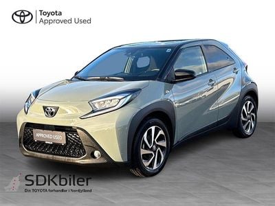 2vn tarragon green/night sky b Brugt 2025 Toyota Aygo X Pulse SUV | 174.900 kr. (Dyr)