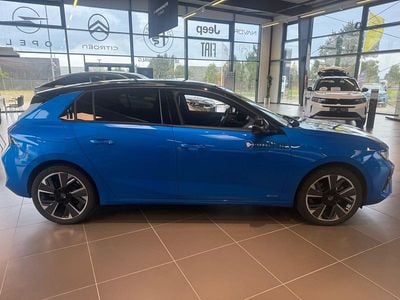 Blåmetal Brugt 2024 Opel Astra Ultimate Hatchback | 218.800 kr. (Lidt for dyr)