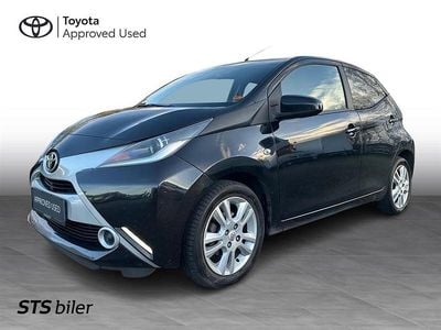 Bold black Brugt 2017 Toyota Aygo X-play Hatchback | 64.900 kr. (Fair pris)