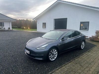 Grå Brugt 2019 Tesla Model 3 Long Range AWD Sedan | 129.500 kr. (God pris)