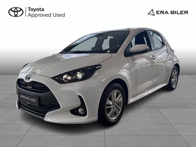 Hvid Brugt 2024 Toyota Yaris Hybrid Active Hatchback | 199.900 kr. (Super pris)