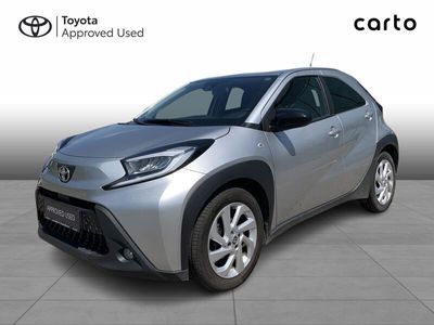 1l0 shimmering silver Brugt 2022 Toyota Aygo Active Hatchback | 124.900 kr. (Fair pris)