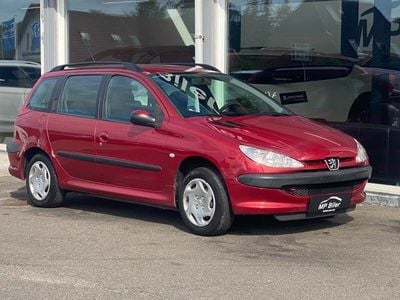 Rødmetal Brugt 2003 Peugeot 206 Stationcar | 9.800 kr.
