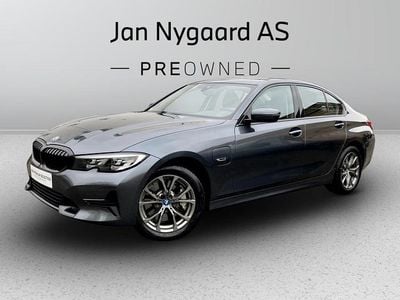 Gråmetal Brugt 2022 BMW 330e Sport Line Sedan | 339.000 kr.