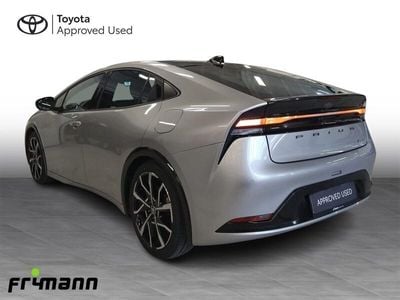 1l0 shimmering silver Brugt 2023 Toyota Prius Elegant Hatchback | 334.888 kr. (Super pris)