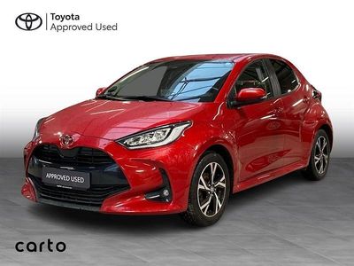 3u5 flame red Brugt 2024 Toyota Yaris Style Hatchback | 189.900 kr. (Fair pris)