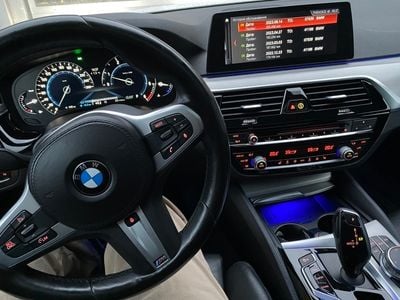 Hvid Brugt 2018 BMW 520 M Sport Stationcar | 302.000 kr. (Lidt for dyr)