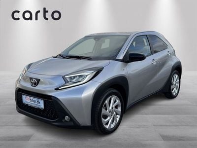 1l0 shimmering silver Brugt 2023 Toyota Aygo Active Hatchback | 139.900 kr. (Fair pris)