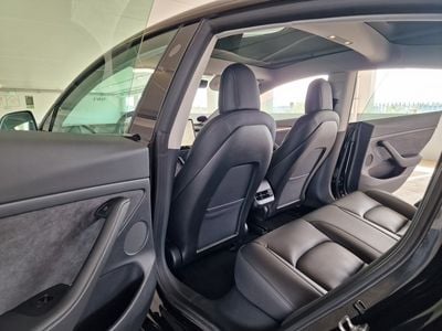 Grå metal Brugt 2023 Tesla Model 3 RWD Sedan | 249.950 kr. (God pris)